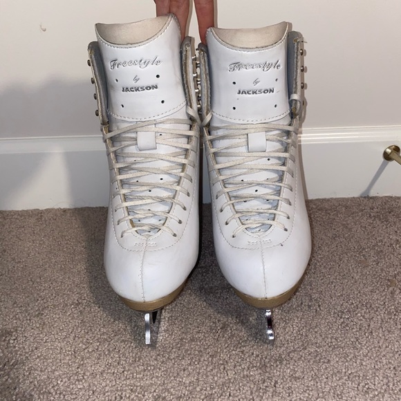Jackson Freestyle size 8 figure skates WITH Coronation Ace blades - Picture 2 of 6